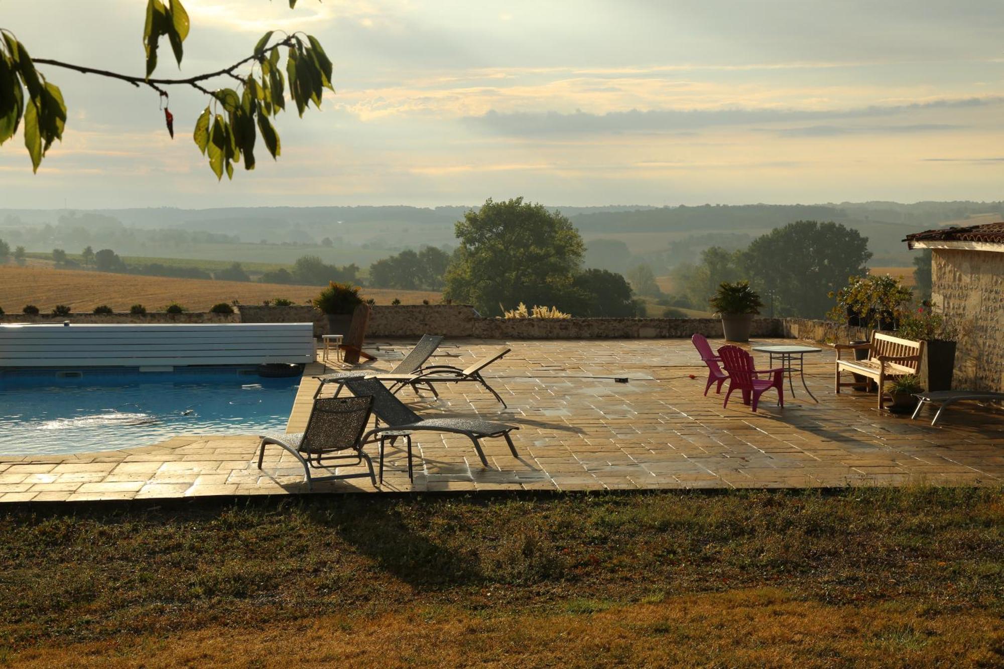 French Farmhouse Retreat With Pool & Superb Views. Blanzac (Charente) Exterior foto